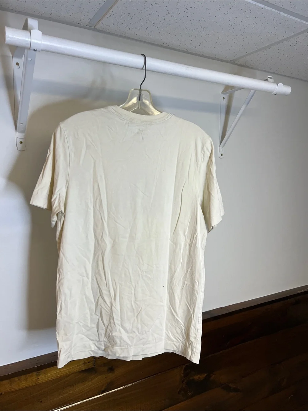Nike‎ Men's Cream Tee with Blue Graphic Logo- M
